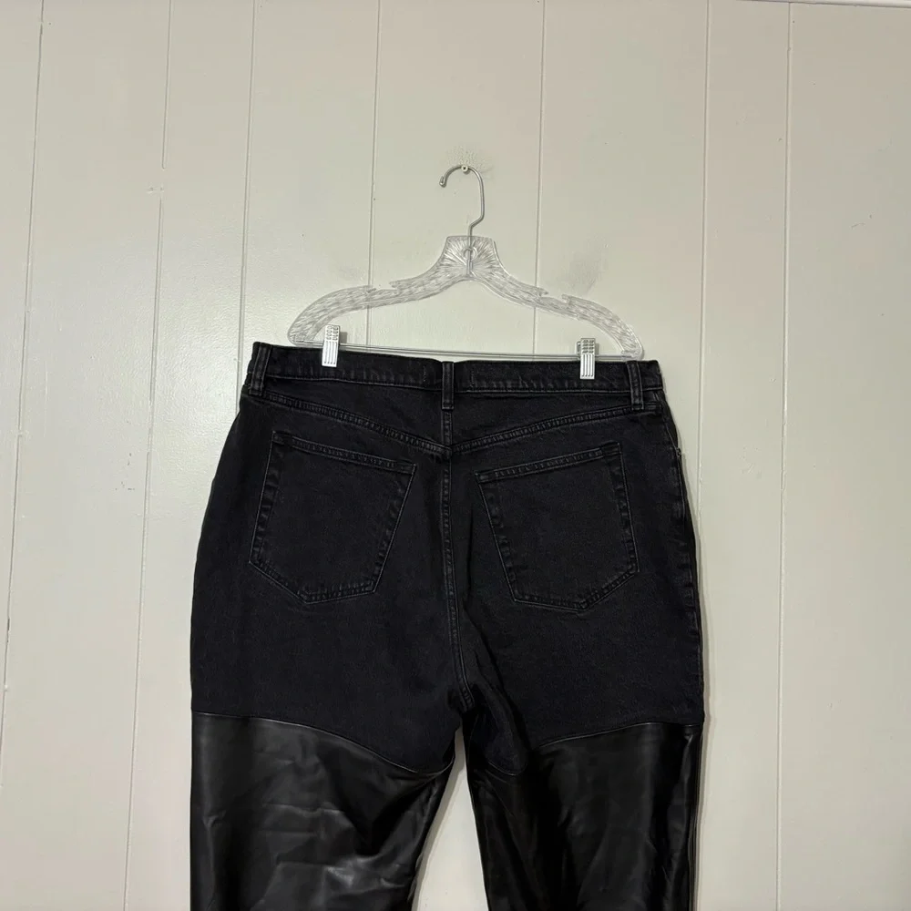Abercrombie & Fitch The 90’s Straight Ultra High Rise Jeans Black Leather 34/18 - Picture 8 of 9